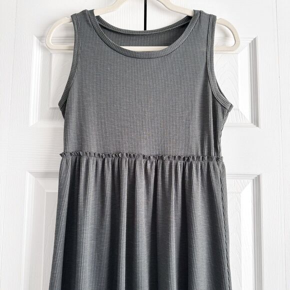 Women's Dress Green Size M Sleeveless Ribbed Knee-Length - Picture 2 of 9